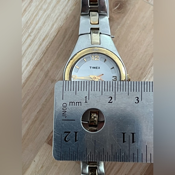 Timex Ladies Watch Indiglo White Dial Two Tone Stainless Bracelet - Picture 11 of 12